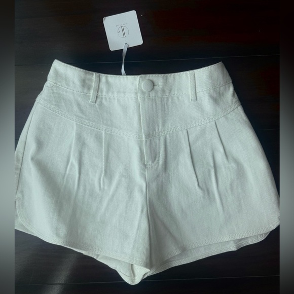 VITA GRACE | SUZIE SUMMER DAY DENIM SHORT | WHITE - Picture 3 of 8